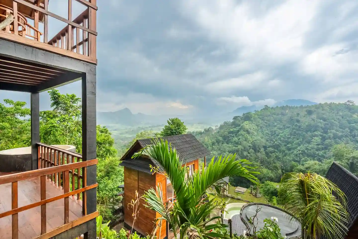 One Bedroom Suite Villa with Floating Bathtub 2